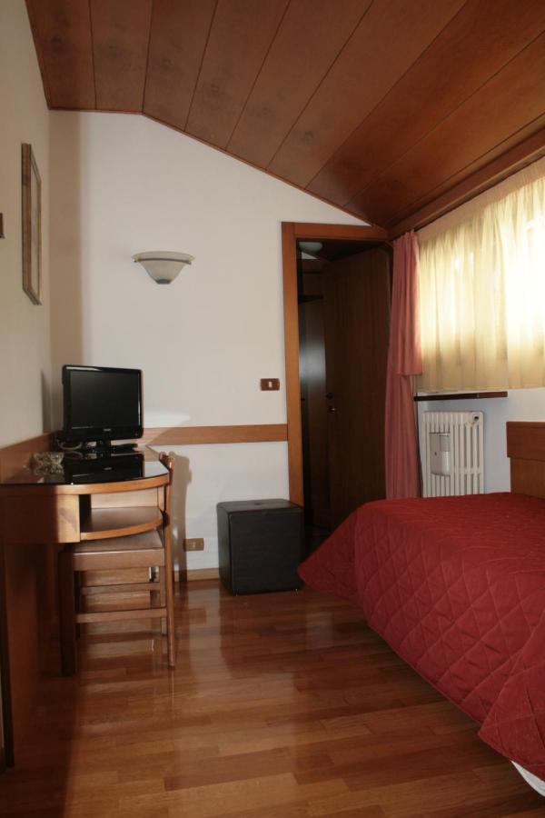 Hotel Cristallo Madonna Pokoj fotografie